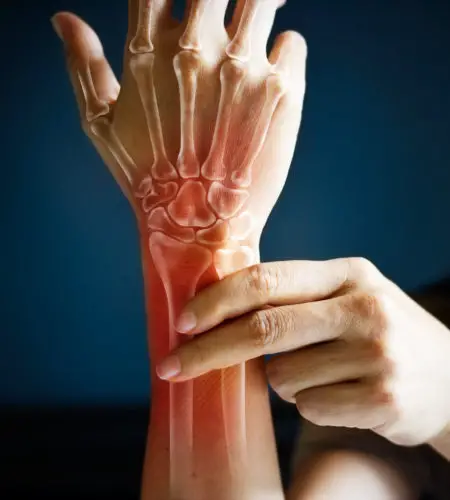 Physiotherapist’s Brief Video Resolves Longstanding Wrist Issue, Leaving Patients Amazed