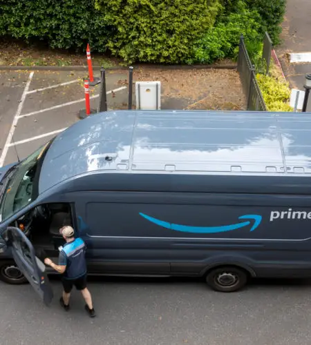 Amazon Delivery Driver Says Regular Customers Should Leave Snacks Out for Drivers
