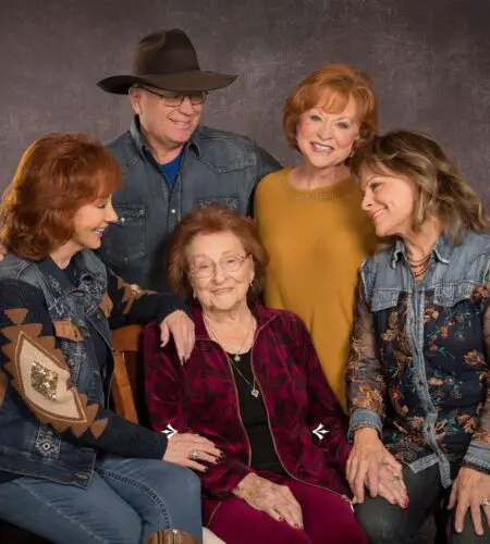 Our prayers go out to the great singer Reba McEntire and her Family
